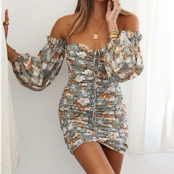 Hello Molly Dresses & Skirts - Hello Molly Sz 4 Basque Country Floral Ruched Mini Puff Sleeve Dress